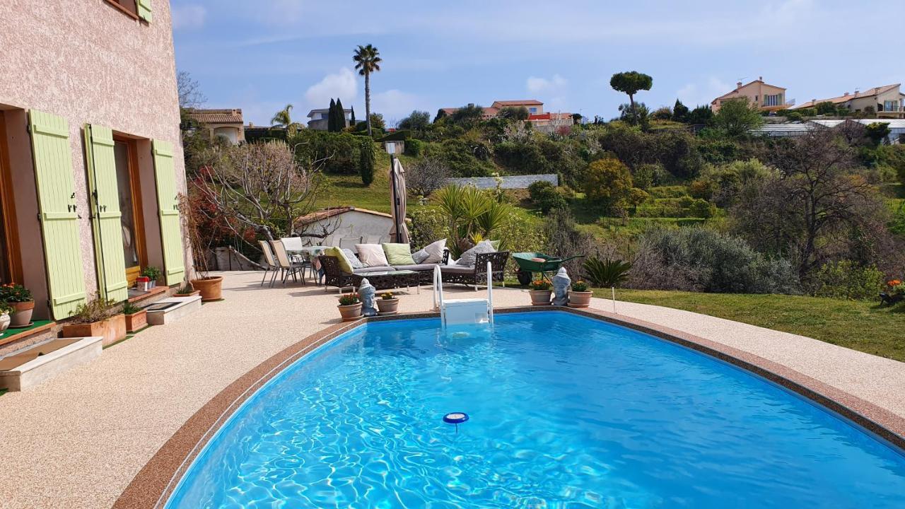 Studio-Mezzanine Dans Villa Cagnes-sur-Mer Luaran gambar